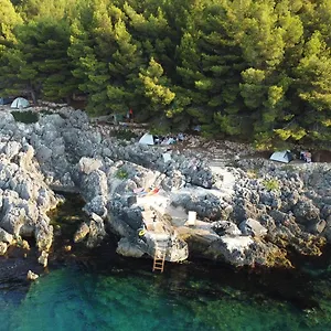  Campo de lujo Pine Side Camp Albania